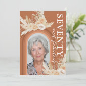 70 & Fabulous Burnt Orange Boho Birthday Einladung (Stehend Vorderseite)