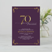 70 & Fabulous Lila & Gold Calligraphy Birthday Folieneinladung (Stehend vorne)