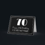 70. Geburtstag ~ Art Deco  Look "70", Name Karte<br><div class="desc">Die Vorderseite dieses Roaring '20s und Vintages Erscheinungsbild Geburtstagskartendesign zeigt einen großen Deko inspiriert mit der Nummer "70", die Meldung "Happy 70. Geburtstag", einen personalisierten Namen und ein Randmuster bestehend aus dünnen Linien. Das Innere verfügt über eine eigene Geburtstagsgrüße oder könnte gelöscht und links werden, wenn eine Nachricht von Hand...</div>