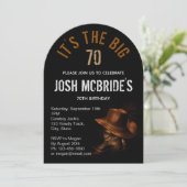 70. Geburtstag Cowboy Hat Boots Maskuline Einladung (Stehend Vorderseite)