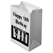 70. Geburtstag Odometer Mittlere Geschenktüte (Vorderseite Schrägansicht)