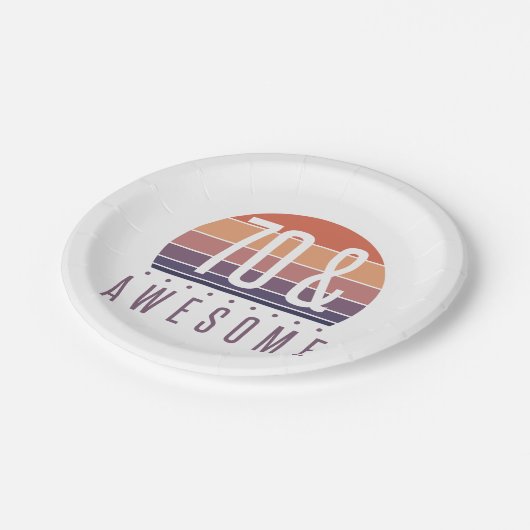 70. Geburtstag Retro Sunset Pappteller (Schrägansicht)