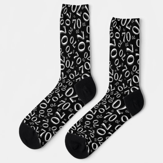 70. Geburtstag Schwarz/Weiß Random Zahlenmuster Socken (Linkes Detail)
