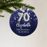 70. Geburtstagsnacht blaue Silberstars Keramik Ornament<br><div class="desc">Eine marineblau Hintergrundfarbe mit Imitaten silbernen Sternen. Die blaue Farbe ist ungleichmäßig. Name,  Text/Datum hinzufügen</div>