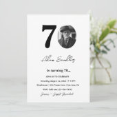 70. Geburtstagsparty Black and White Einladung (Stehend Vorderseite)