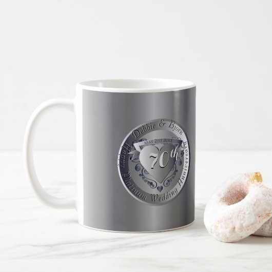 70. Hochzeitstag 2Herz Medallion Kaffeetasse (Mit Donut)