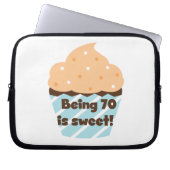 70 Jahre alt ist T - Shirt und Geschenke zum Gebur Laptopschutzhülle (Vorderseite)