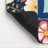 70er 60er Retro Floral Monogram Blue und Orange Mousepad (Ecke)