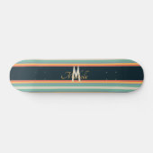 70er Retro farbige Stripnamen und Monogramm Skateboard (Horizontal)