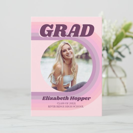 70er Retro Groovy Pink Arch Funky Foto Abschluss Einladung (Stehend Vorderseite)