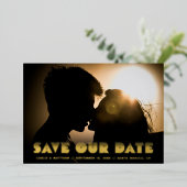 70er Retro Lined Typ Save the Date Aufforderung Folieneinladung (Stehend vorne)
