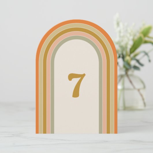70er Retro Rainbow Groovy Wedding Tischnummer (Stehend Vorderseite)