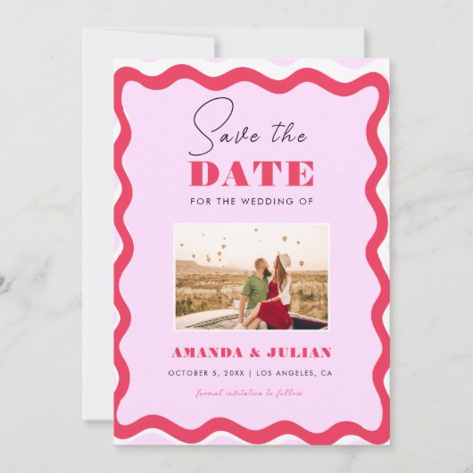 70er Retro Wavy Frame Rosa und Rotes Foto 77 Save The Date (Vorderseite)