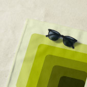 70s Rainbow Squares Monochrome Green Strandtuch (Beispiel)