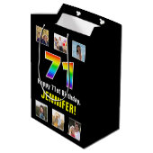 71. Geburtstag: Regenbogen "71", benutzerdefiniert Mittlere Geschenktüte (Rückseite Schrägansicht)
