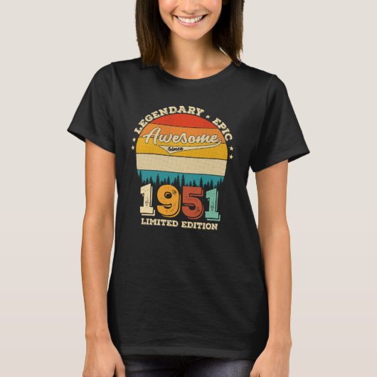 71 Year Old Awesome Since 1951 71st Birthday Gift T-Shirt (Vorderseite)