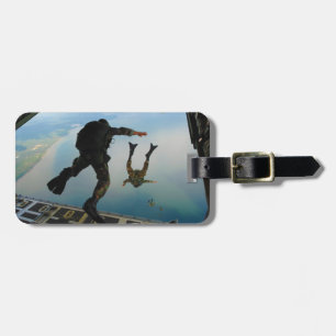 720h Special Tactics Group springt aus dem Planete Gepäckanhänger