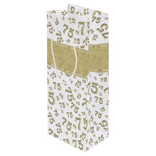 75. Happy Birthday Gold/White Number Pattern Geschenktüte Für Weinflaschen (Rückseite Schrägansicht)