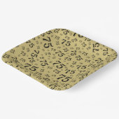 75. Party Random Number Pattern Black/Gold Pappteller (Gewinkelt)