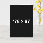 76 &gt; 67 Self-evident Minimalist Math Joke  Karte (Gelbe Blume)