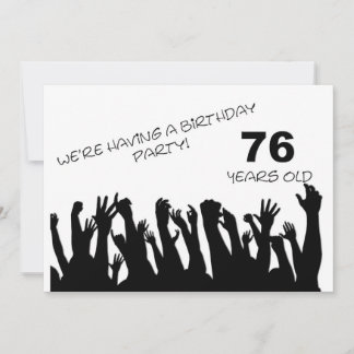 76. Party Einladung mit jubelnden Menschenmassen