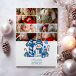7 Foto Blue Snowman Erster Weihnachtsmann Feiertagskarte<br><div class="desc">Feiern Sie die erste Urlaubssaison Ihres Kleinen mit diesem fröhlichen Winterdesign mit einer blauen karierten Zahl, einem bezaubernden Schneemann und verstreuten Bonbons und Geschenken. Passen Sie es mit dem Foto und den Geburtsdetails Ihres Babys an, um einen Sake zu schaffen, der Ihren Erinnerungen Charme und Magie verleiht.</div>
