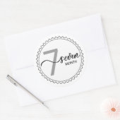 7 Monate Klassischer Rundaufkleber Runder Aufkleber (Umschlag)