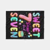 7th Birthday Girl Donut Sweet Sy And Seven Birthda Fleecedecke (Vorderseite (Horizontal))