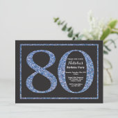 80. Geburtstag Einladung Blue Glitzer Chalkboard (Stehend Vorderseite)