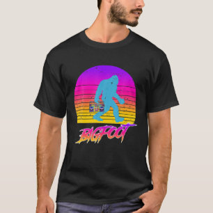 80er Bigfoot Sunset Boombox Retro Vintag T-Shirt