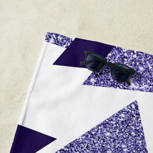 80er Cool Abstrakt | Lila Passionsformen Muster Strandtuch (Beispiel)