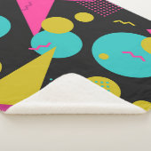 80er geometrisches nahtloses Muster mit Memphiselm Sherpadecke (3/4)