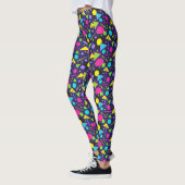 80er Memphis Neon Shapes auf Navy Blue Leggings (Links)