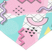 80's Memphis Active Pink Light Turquoise Großer Tischläufer (Ecke)