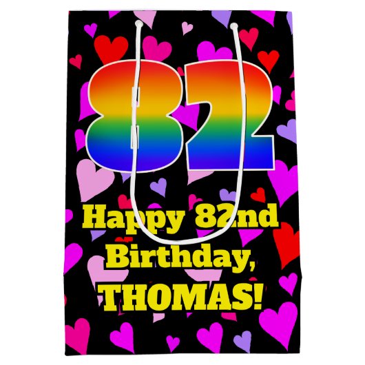 82. Geburtstag: Loving Hearts Pattern, Regenbogen Mittlere Geschenktüte (Rückseite)