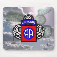 82. Im Flugzeug Abteilung mousepad