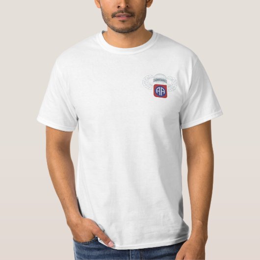 82. Im Flugzeug Abteilung T-Shirt (Vorderseite)