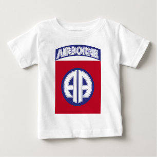 82. Im Flugzeug Abteilungs-Kampf-Service Baby T-shirt