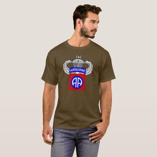 82. Im Flugzeug - All American - Jump Wings T-Shirt (Vorne ganz)