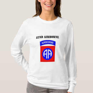 82. Im Flugzeug DamenHoodie T-Shirt