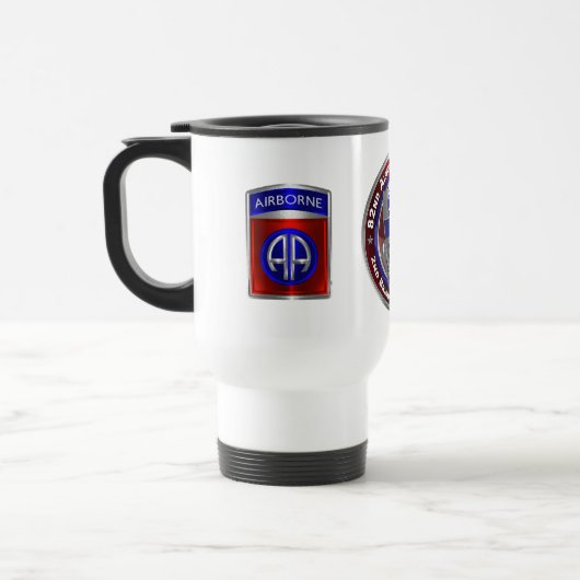 82. Im Flugzeug Division 2. Brigade 325. PIR Reisebecher (Links)