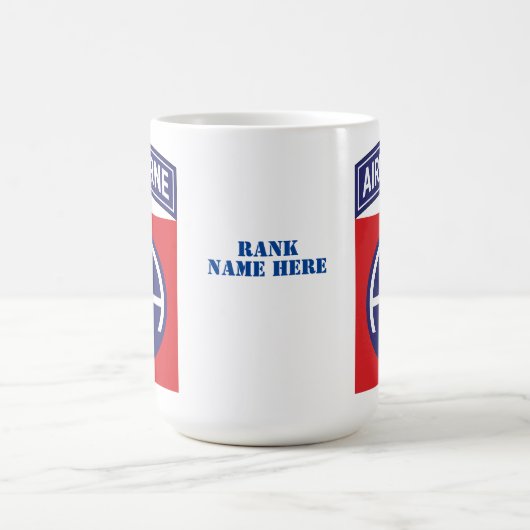 82. Im Flugzeug Division All American Service Abze Kaffeetasse (Mittel)