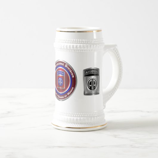 82. Im Flugzeug Division America's Guardian of Ehr Bierglas (VorderseiteRechts)