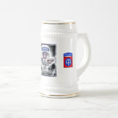 82. Im Flugzeug Division Explosive Gerahmte Konstr Bierglas (VorderseiteRechts)