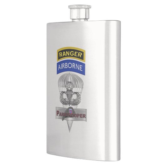 82. Im Flugzeug Division Flachmann (Links)