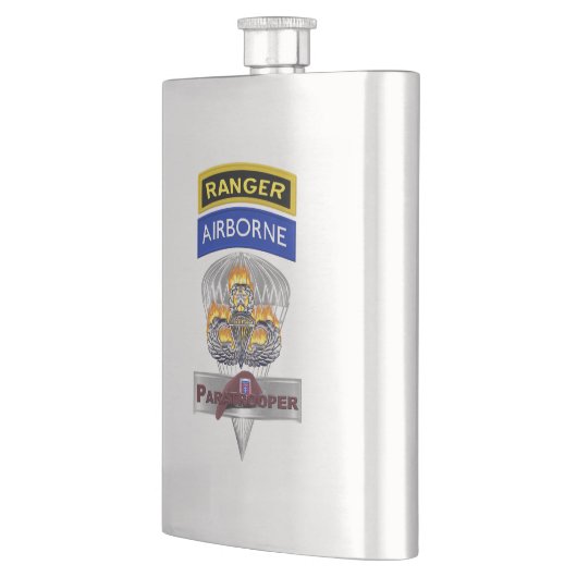 82. Im Flugzeug Division Flachmann (Links)