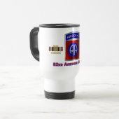 82. Im Flugzeug Division Iraq & Afghanistan Vetera Reisebecher (Vorderseite Links)