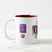82. Im Flugzeug Division Iraq Veteran Zweifarbige Tasse (Links)