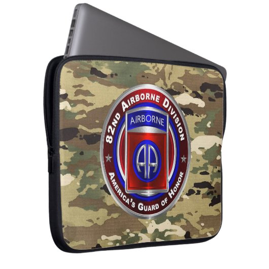 82. Im Flugzeug Division Laptopschutzhülle (Vorne Rechts)