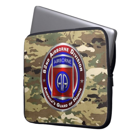 82. Im Flugzeug Division Laptopschutzhülle (Vorderseite Links)